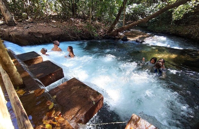 Resort Park Veredas with the warm river in the background