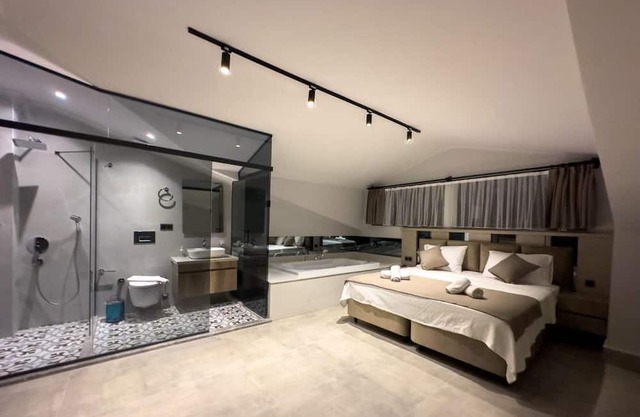 Luxurious Villa w Pool Sauna Patio in Fethiye