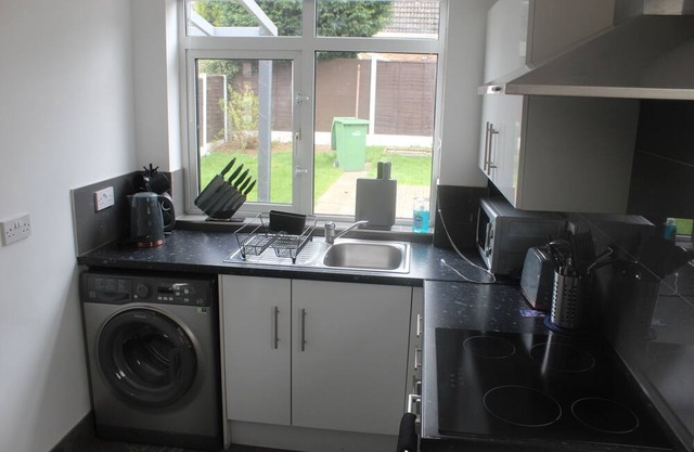 Perfect for Contractors, Nurses/Doctors and families for short stay leisure.