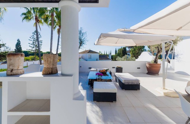 451035 - UNIQUE LUXURY BEACH SIDE VILLA