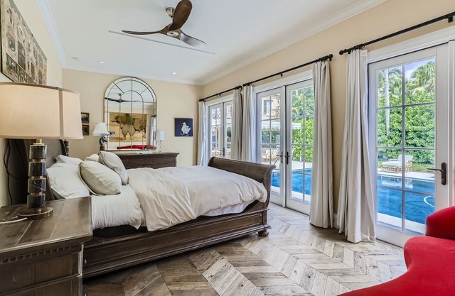 Fatio desigend 5 bd/6.5 ba Estate | Private Pool | Beach acccess | Quiet North End