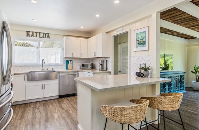 Omao - Kailua, Oahu - Cute Kailua Beach House - NEW RENTAL