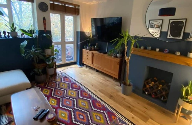 Vibrant and Spacious 2BD Flat - Brockley!