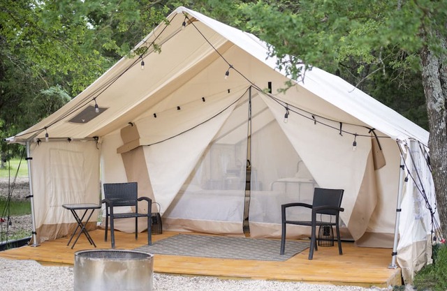 Farmstay and Magical Bell Tent near Corsicana, TX