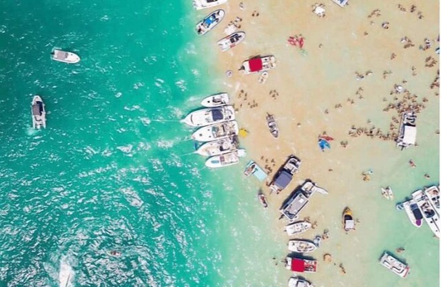 🪢 Beautiful 3BDR Home by Torch Lake Sandbar