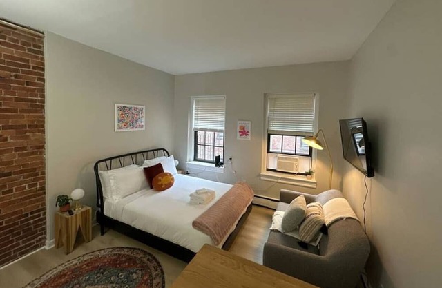 Lovely Studio Apt | South End