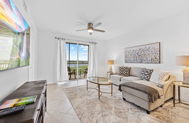 Golfer's Paradise: Fairway View Retreat
