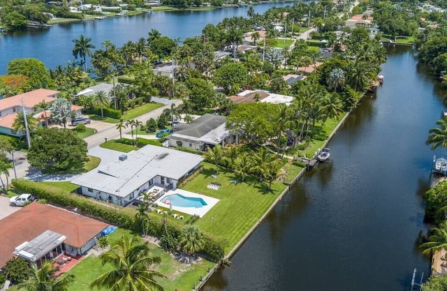 The Bird House - Lake Front in West Palm Beach!