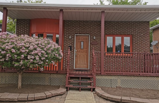Cozy Bungalow Longueuil | 3 BR | 6 pers