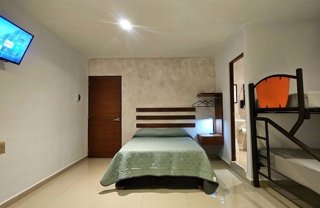 Family Room with bunk bed ideal for families, in the heart of Cancun