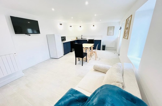 ✨ Quiet renovated house - on the heights of Civaux ✨