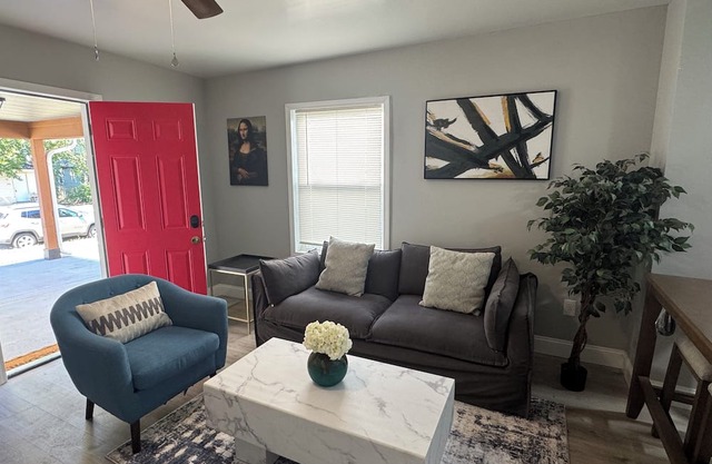 Chic 1-bedroom apartment in fabulous Anderson