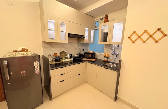 Couple Canvas—Luxurious 1-BHK Peaceful Apartment