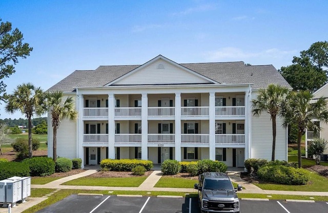 The Allure of an exceptional 2-bedroom, 2-bathroom top-floor end unit condo