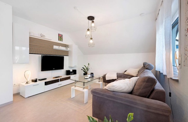 Holiday Apartment Rosengarten with Balcony and Wi-Fi