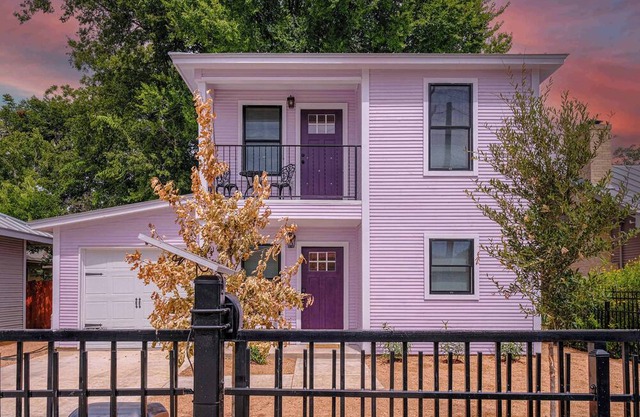 Stylish Stay with Unforgettable Downtown Views!