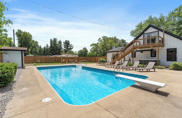 Notre Dame Haus: Pool, Game room & 5 min to campus