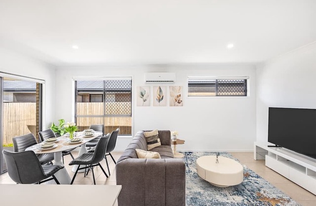Modern 3BR Family Home | Near Shops &Easy Brisbane