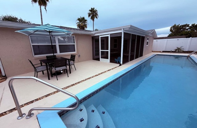 Wonderful 3-bedroom house with Pool in Port Richey