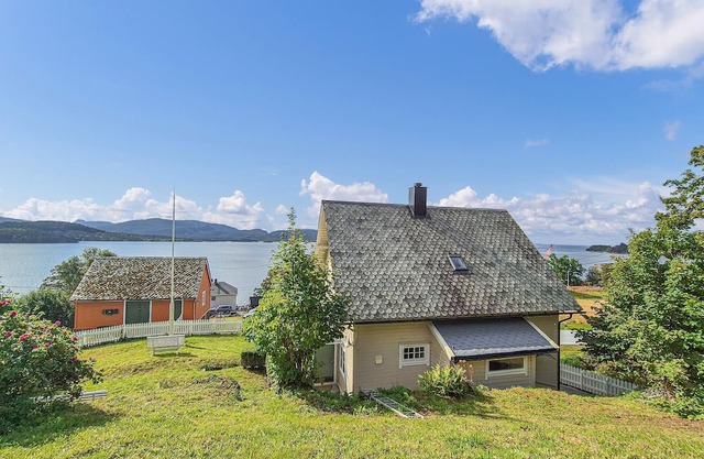 6 bedroom lovely home in Holmedal