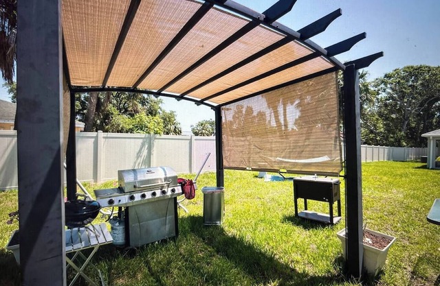 Family Retreat: Hot Tub, BBQ, Bikes, Pet Friendly