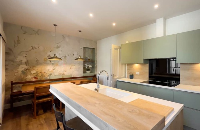 Drumcarrow - a beautifully renovated, spacious and modern 5 bedroom, 3 bathroom split level townhous
