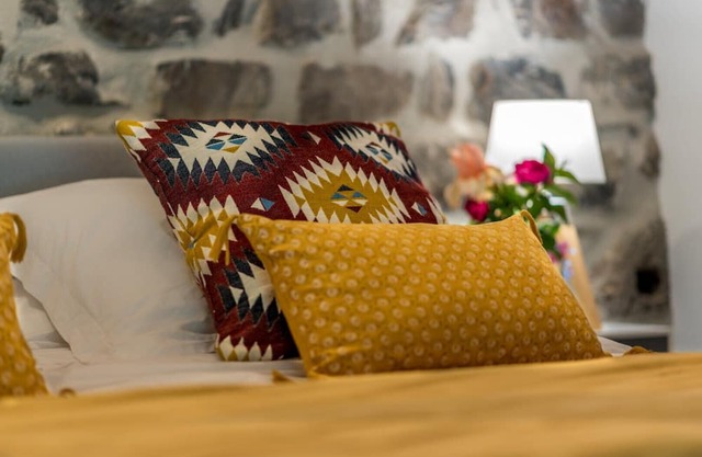 Guest Room 'La Grange 2' with Mountain View, Shared Pool and Wi-Fi
