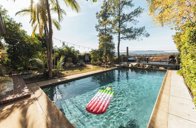 Scenic Villa W/Pool, Hot tub&Amazing Views of NASA