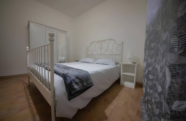 Apartment 'Ride Home 2' with Mountain View, Shared Garden and Wi-Fi
