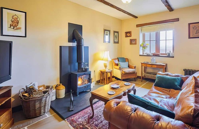2 bedroom accommodation in Llangadog