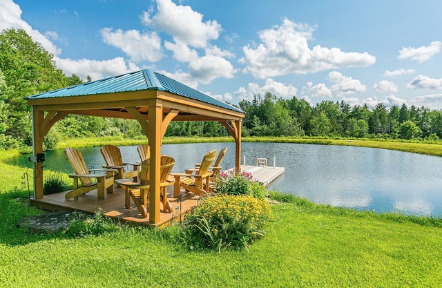 Sleeps 22 | Pond | Hot Tub | Yoga/Gym Studio