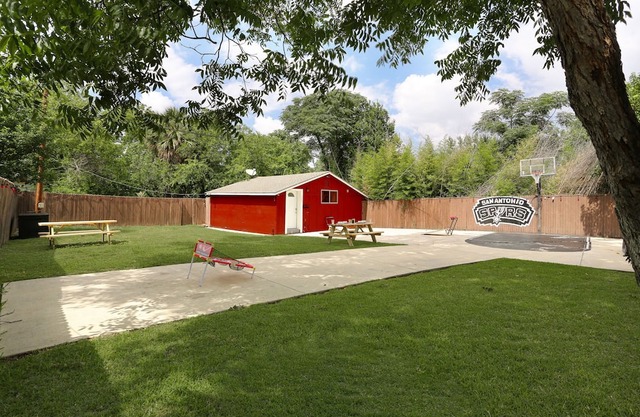 NEW! Cozy Tobin Hill Guest House Near Pearl & River Walk!