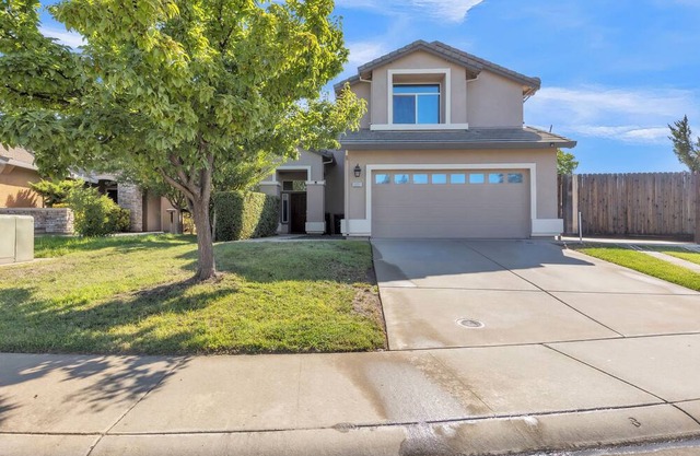Rancho Heaven! Two-story 4bed 3bath Charming Home with fenced large backyard