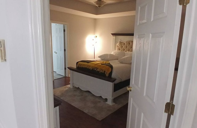 Delightful 3-bedroom, 2-bath house minutes from LSU and the State Capital