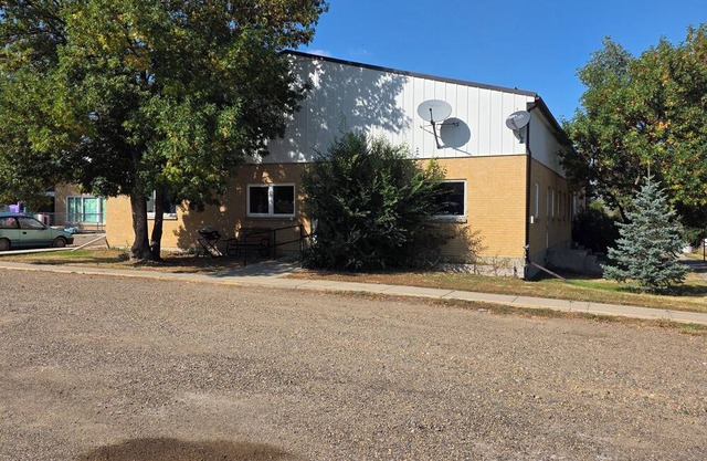 3-bedroom with AC.