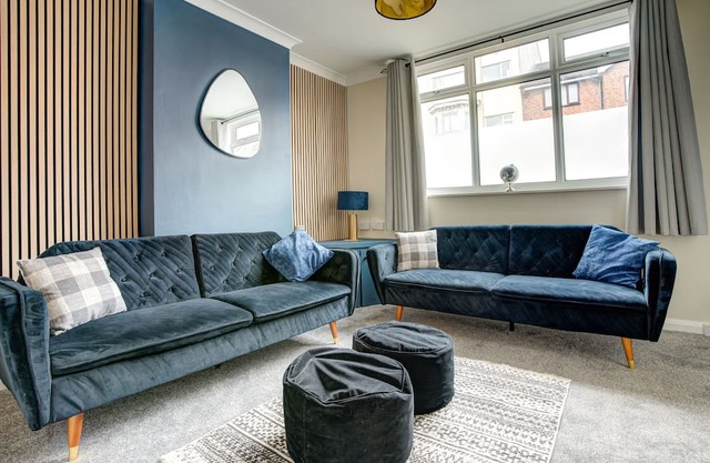 Station House – 4Bed Near Beach, Town & Station