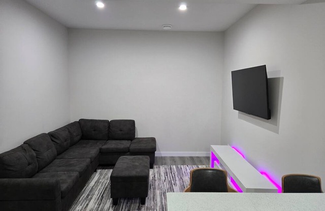 Modern 2 bedroom 1 bathroom basement apartment