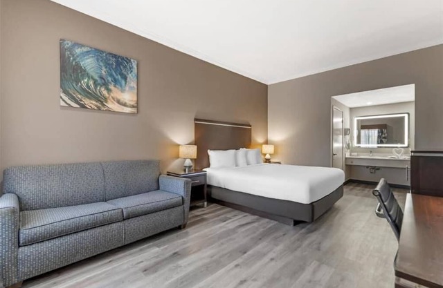 Stylish Room Near South Bay Beaches – 10-Min Drive to Manhattan Beach!