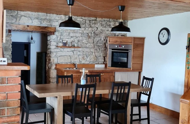 Located in the heart of the Jura, close to lakes and waterfalls!