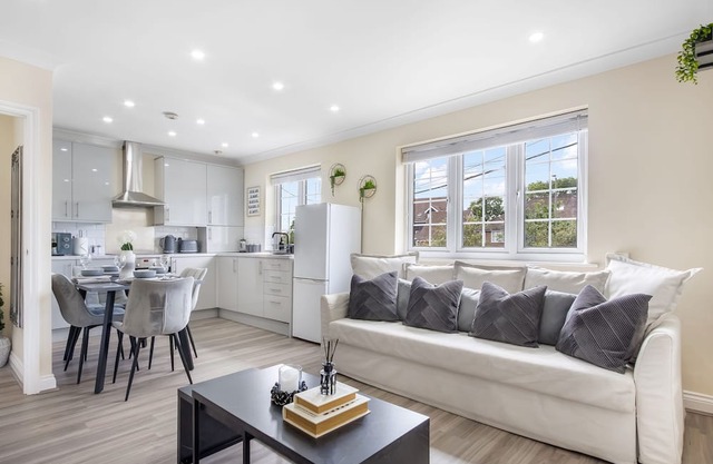 Lavish 1 Bedroom Apartment
