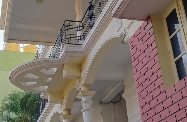 VARSHA ENCLAVE WHITE HOUSE