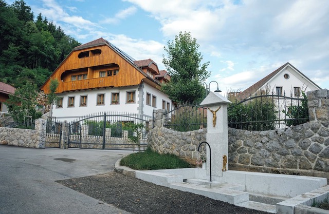 Menart Estate