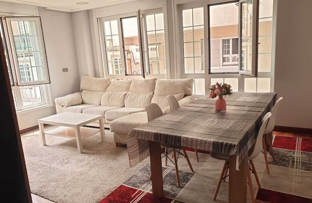 Se Alquila Precioso Piso Moderno y Funcional en Pleno Centro de A Coruña