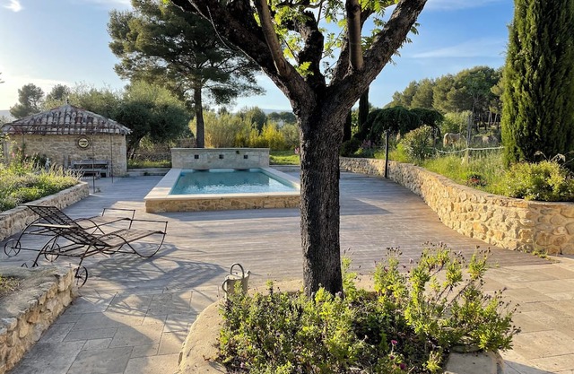 Gîte in a paradise setting with private pool