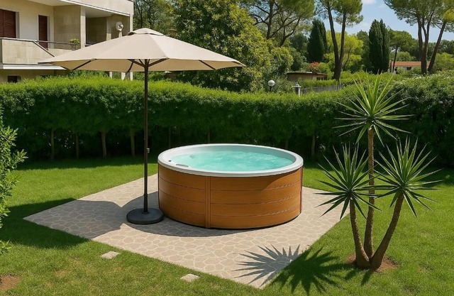 10 minutes from the sea. Villa with swimming pool, hot tub and relaxation room.