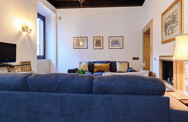 Pantheon Mirror 2 bedrooms