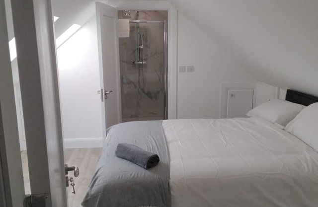 Leixlip 4 Bedroom, Sleeps 6