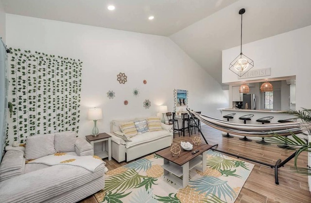 Paradise Villa with pool close to Kennedy Space Center