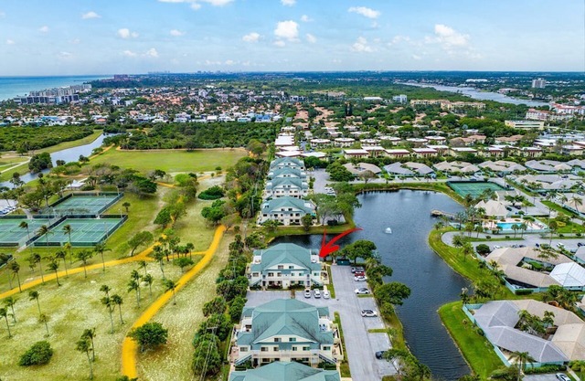 WEEKLY/MONTHLY Jupiter BEACH RENTAL! 3 BR Extremely Upgraded-Steps to Beach.