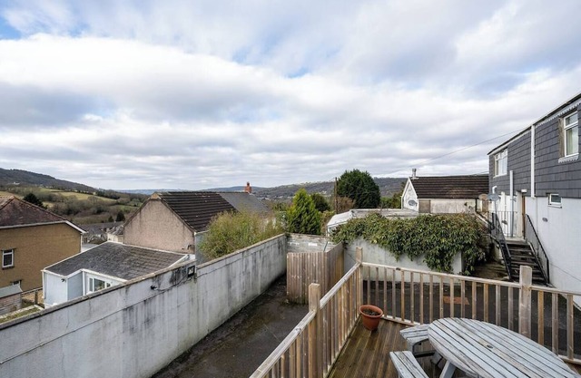 En-Suite Double Room, Microwave & Fridge, Parking
